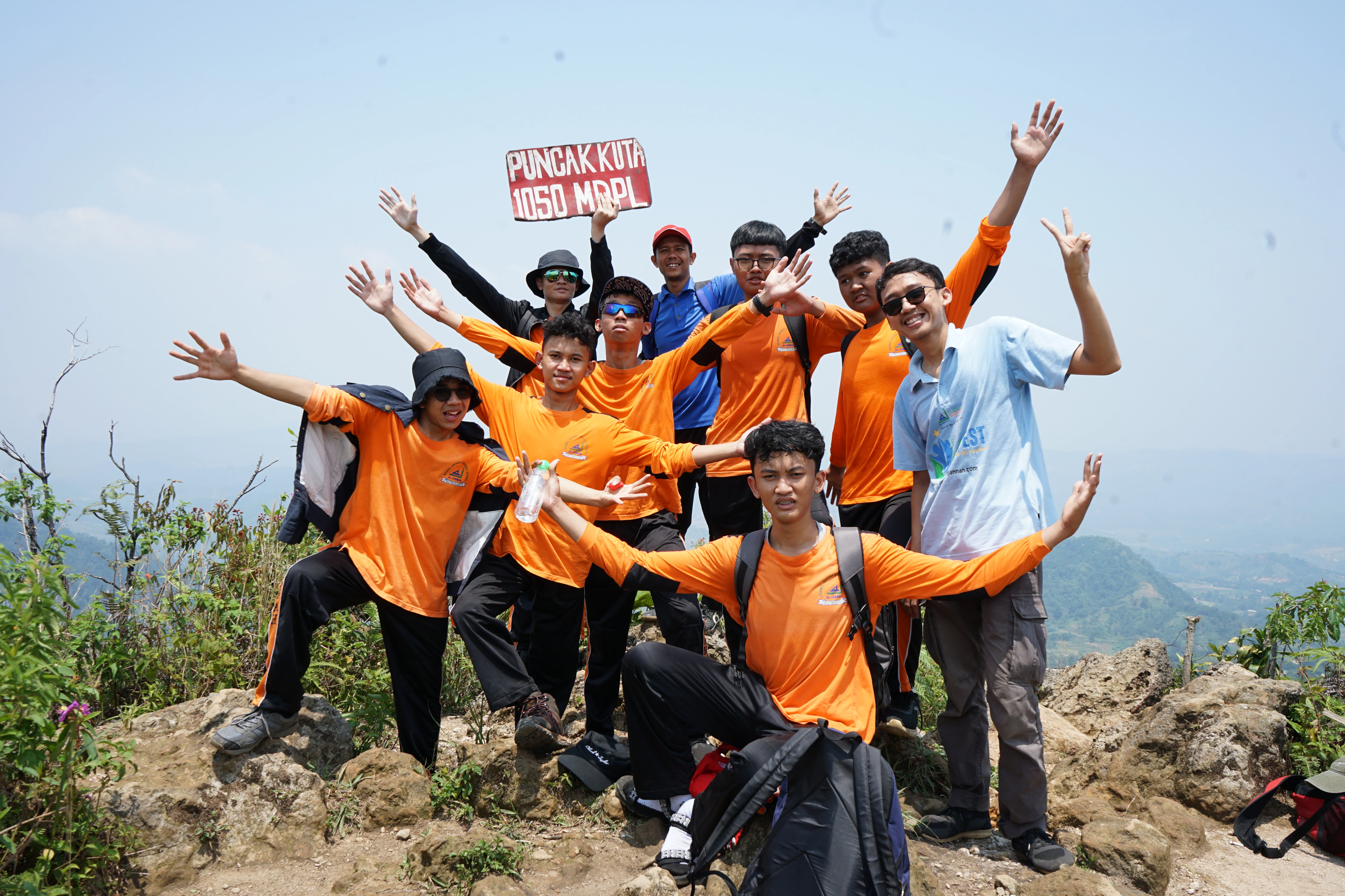 berkebun Bersama siswa di SLB Cinta Harapan